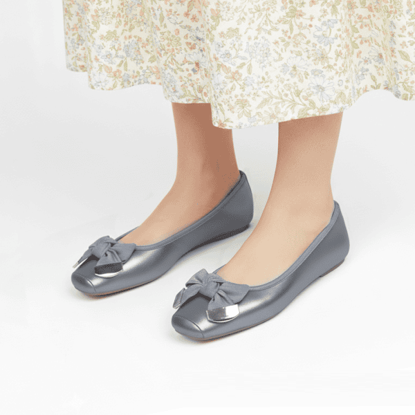Available Pumpie Shoe - 42 Size LA2122
