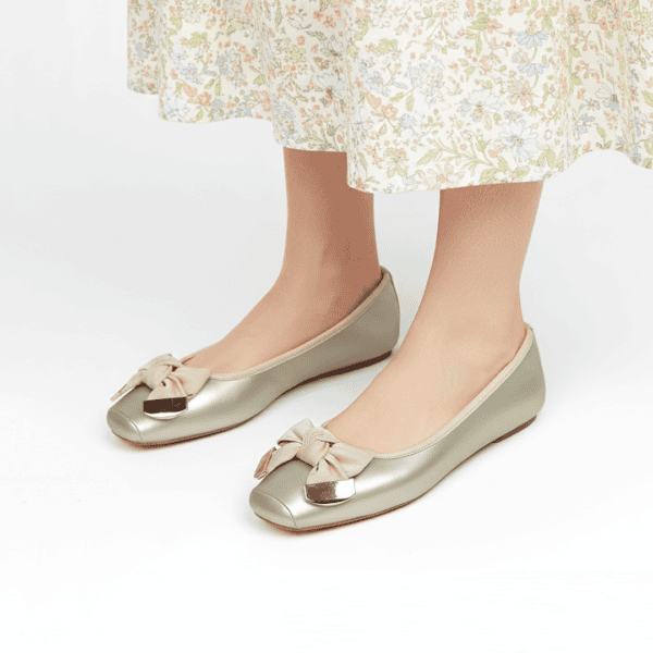 Available Pumpie Shoe - 42 Size LA2122