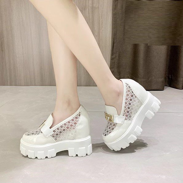 O1CN01FzgJcX1GnWqoptsNl_!!752620667 Available Converse Shoe - 35 Size LA1868 - Image 1
