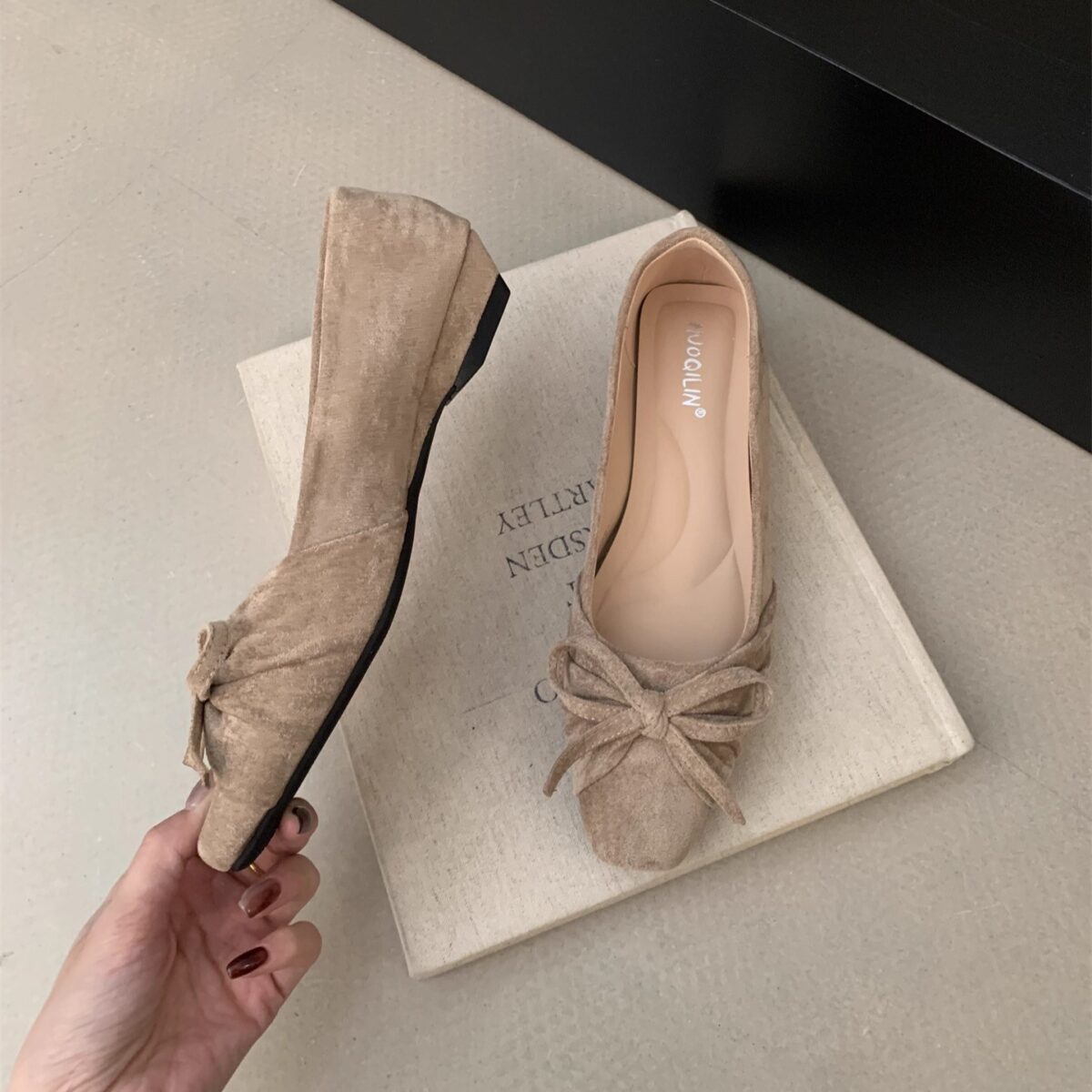 O1CN01gARaUW1jFIWFr0FI7_!!2212799464518-0-cib Available - 35 Size LA8128 - Image 1