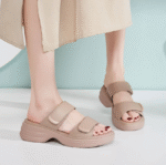 2025 fashion casual versatile slippers Velcro thick-soled women's sandals