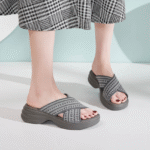 2025 fashion versatile women's slippers sandals