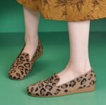 New retro leopard print flat shoes versatile, light, soft and comfortable large size women's shoes - Image 2