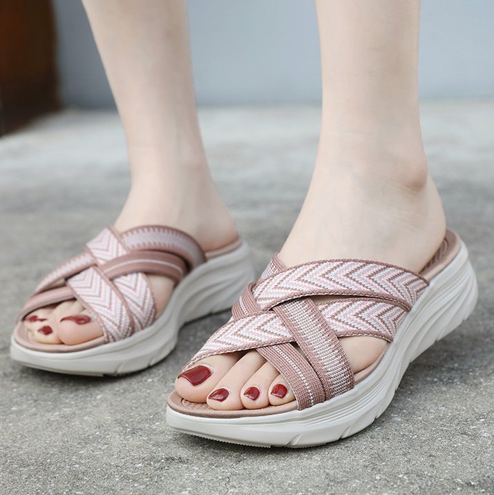 O1CN01dpwlGw2DMZ7H3z6bR_!!3707858595-0-cib - Copy Amazon 2025 summer new sandals women's lightweight sports style comfortable elastic large size thick-soled slippers - Image 1