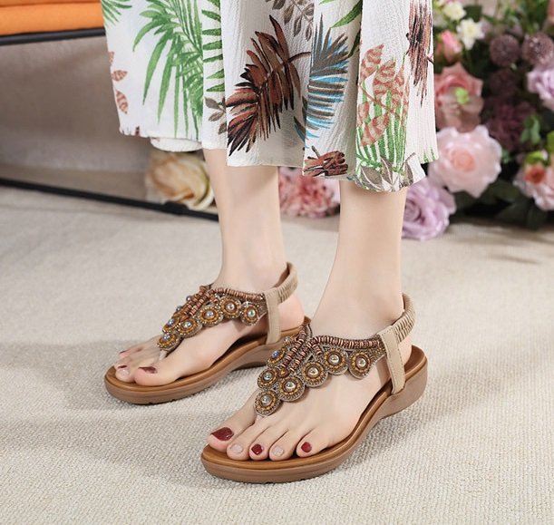 O1CN01mzSpA92DMYwFj0rwA_!!3707858595-0-cib - Copy Summer New Bohemian Style Flip-Flops Beaded Rhinestone Buckle Elastic Heel Elastic Band Women's Shoes - Image 1