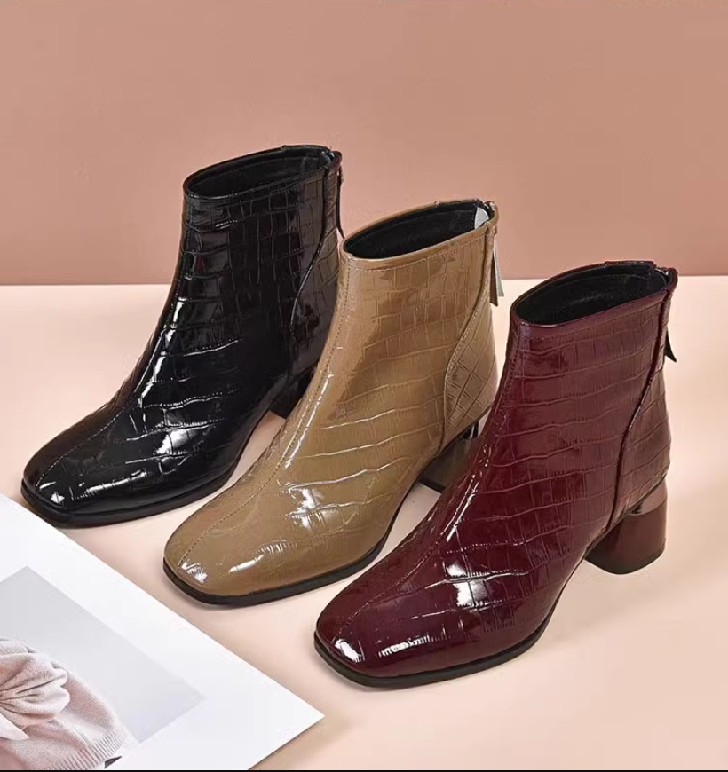 Screenshot 2024-09-08 162104 Glossy Fashion Boots for Women LA5691 - Image 1
