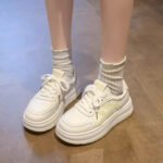 Women’s platform white sneakers, 2025 new style, summer and autumn, Korean style, breathable, versatile, student sports casual sneakers.