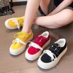 Retro-style niche yellow sneakers for women, 2025 new summer style, breathable canvas shoes, thick-soled sports casual shoes, trendy.