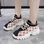 European and American style platform flyknit shoes for women, 2025 new color-blocked soft sole, elastic and breathable casual sports lace-up shoes