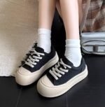 Women’s platform training shoes, 2025 new autumn hot-selling retro height-increasing board shoes, versatile casual sports shoes. - Image 3