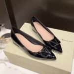 Chic & Supportive - Image 12