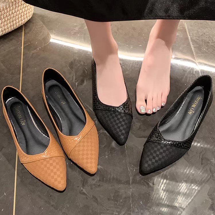 O1CN01KIij6l1C7ABDEyGEd_!!1801150033.jpg_ Smooth Step Slippers - Image 1