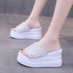 Sophisticated Comfort - Image 3