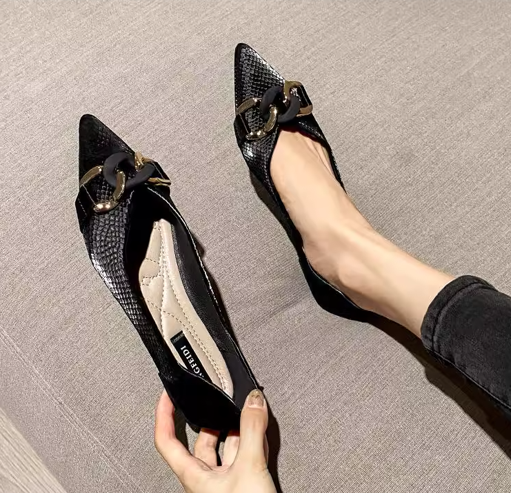 Screenshot 2024-06-29 191155 Available Pointed Toe Shoe - 35 Size LA2281 - Image 1